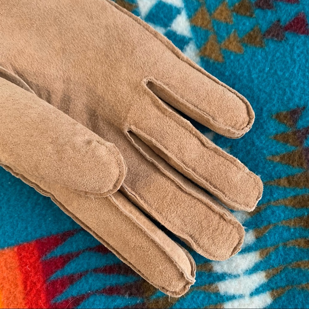 NWT!! Sherpa Lined Gloves❄️ - Picture 3 of 5